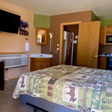 Moosehead Lodge Rangely Екстериор снимка