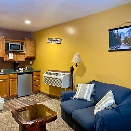 Moosehead Lodge Rangely Екстериор снимка