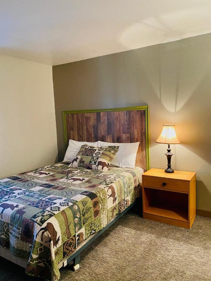 Moosehead Lodge Rangely Екстериор снимка