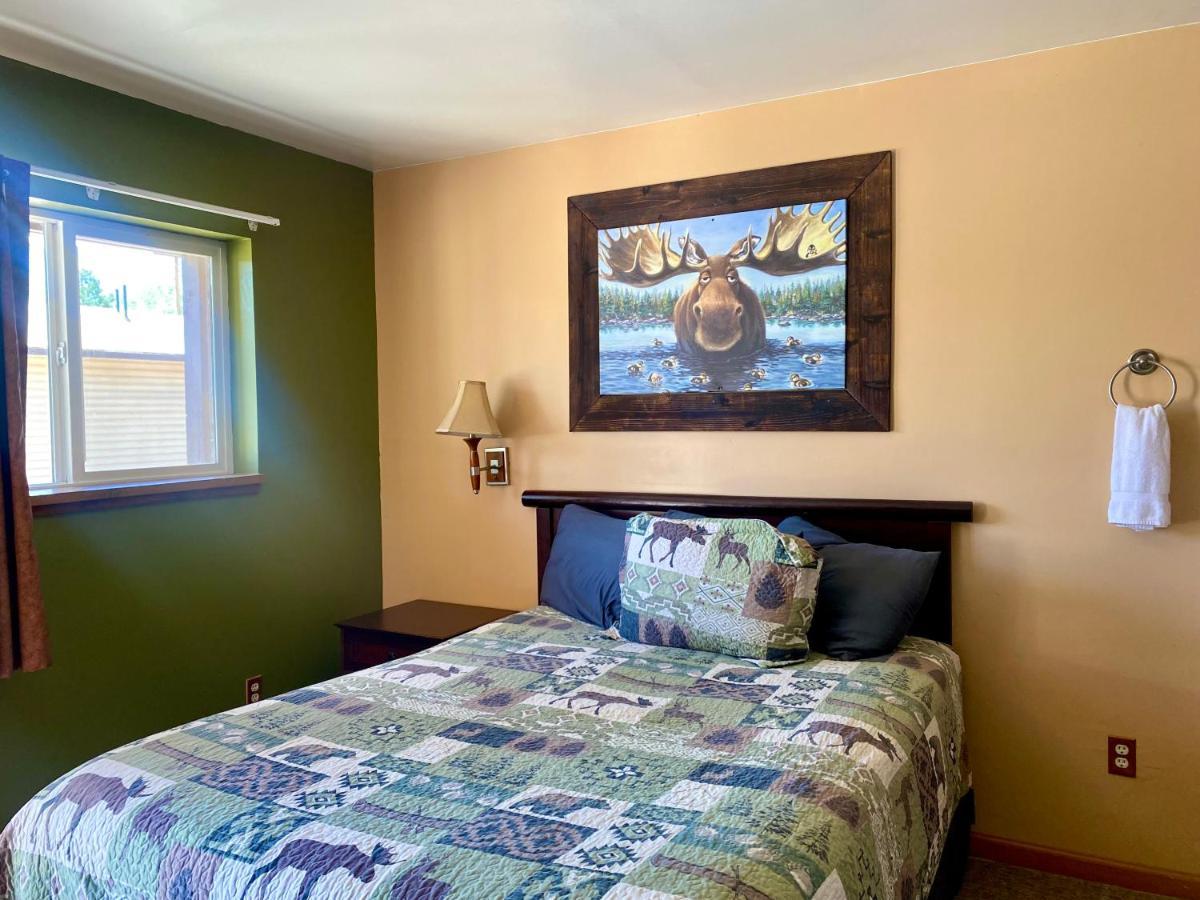 Moosehead Lodge Rangely Екстериор снимка