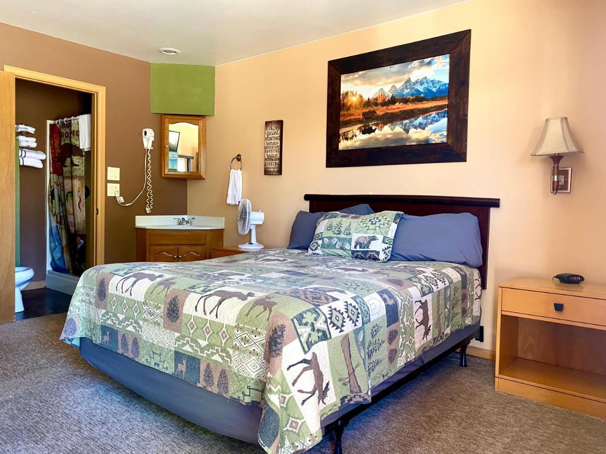 Moosehead Lodge Rangely Екстериор снимка