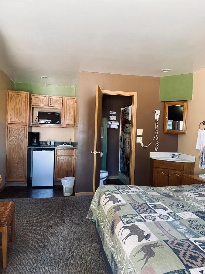Moosehead Lodge Rangely Екстериор снимка