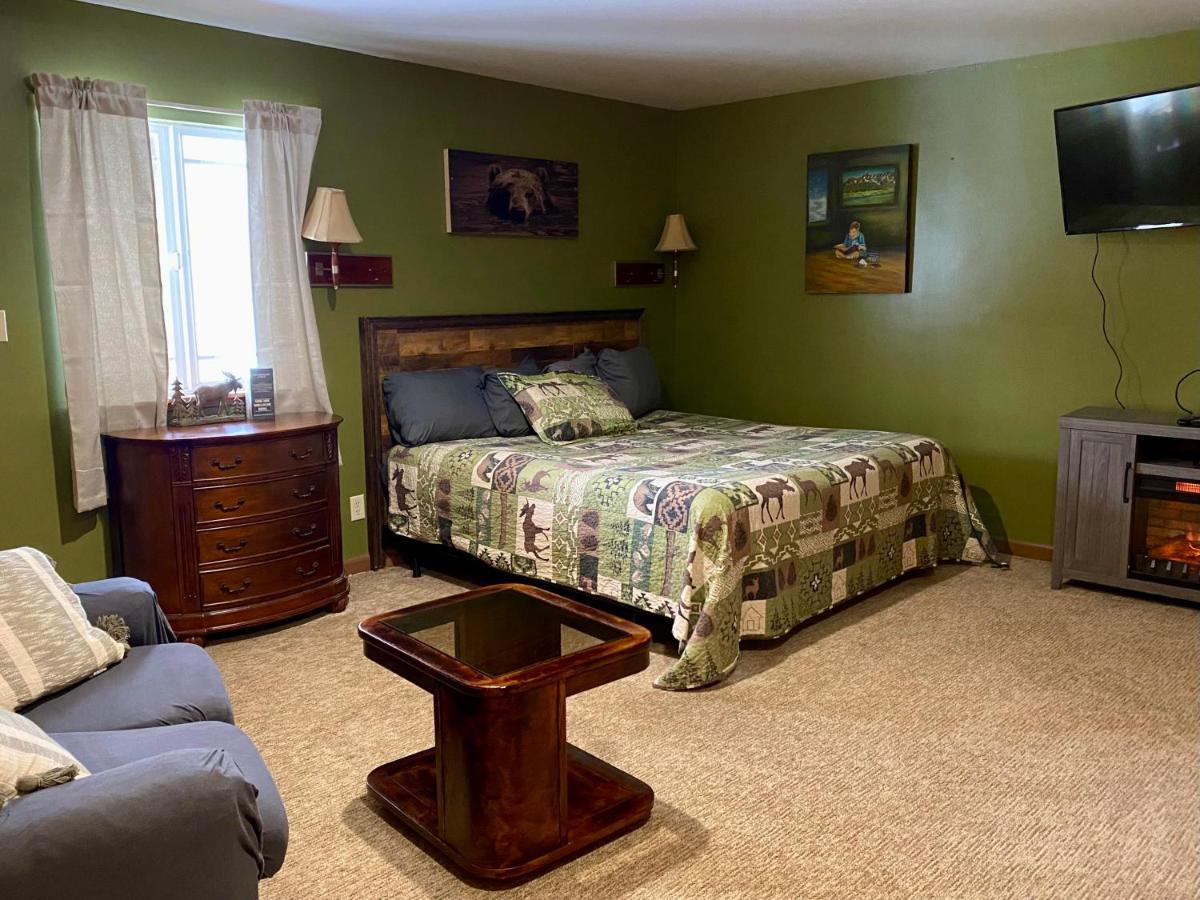 Moosehead Lodge Rangely Екстериор снимка