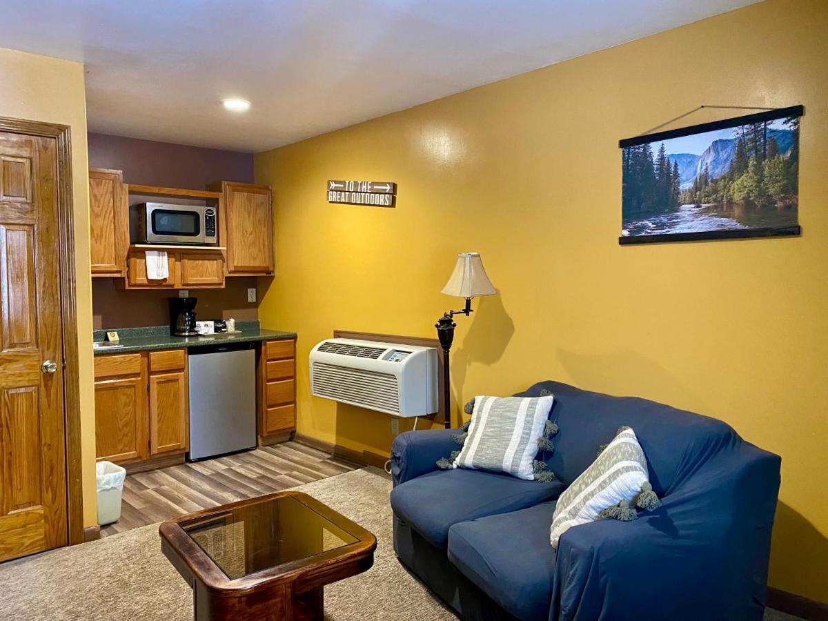 Moosehead Lodge Rangely Екстериор снимка